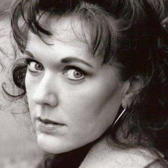 Meet your Posher, Ronda - Picture 1 of 1